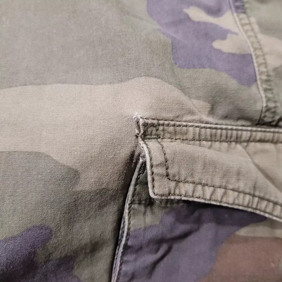 London Jean Camo Cargo Pants Women's Size 8 Crop Straight Outdoor Hiking Capris - Picture 12 of 15